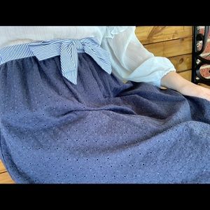 Navy blue skirt with striped bow